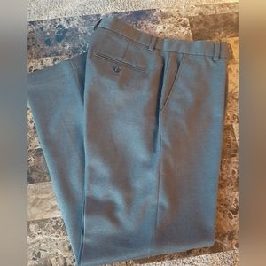 Men's VanHeusen dress pants. 30x30.